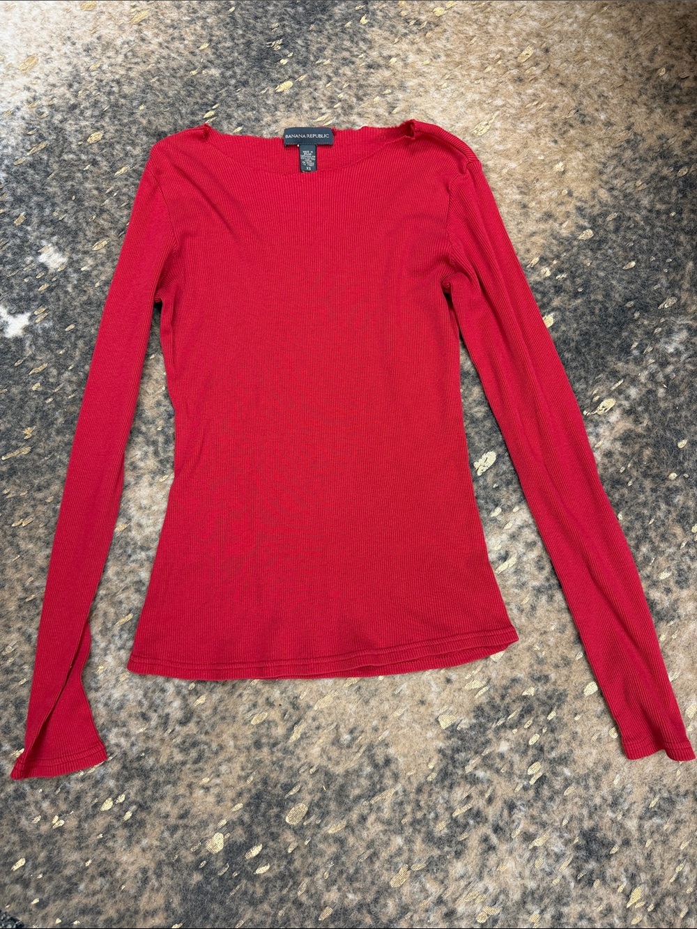 Banana Republic Red Long-Sleeve Ribbed Top | xs | raw neckline